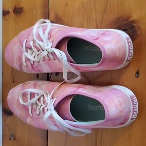 Reebok Tie Dye Laced Pink Sneakers